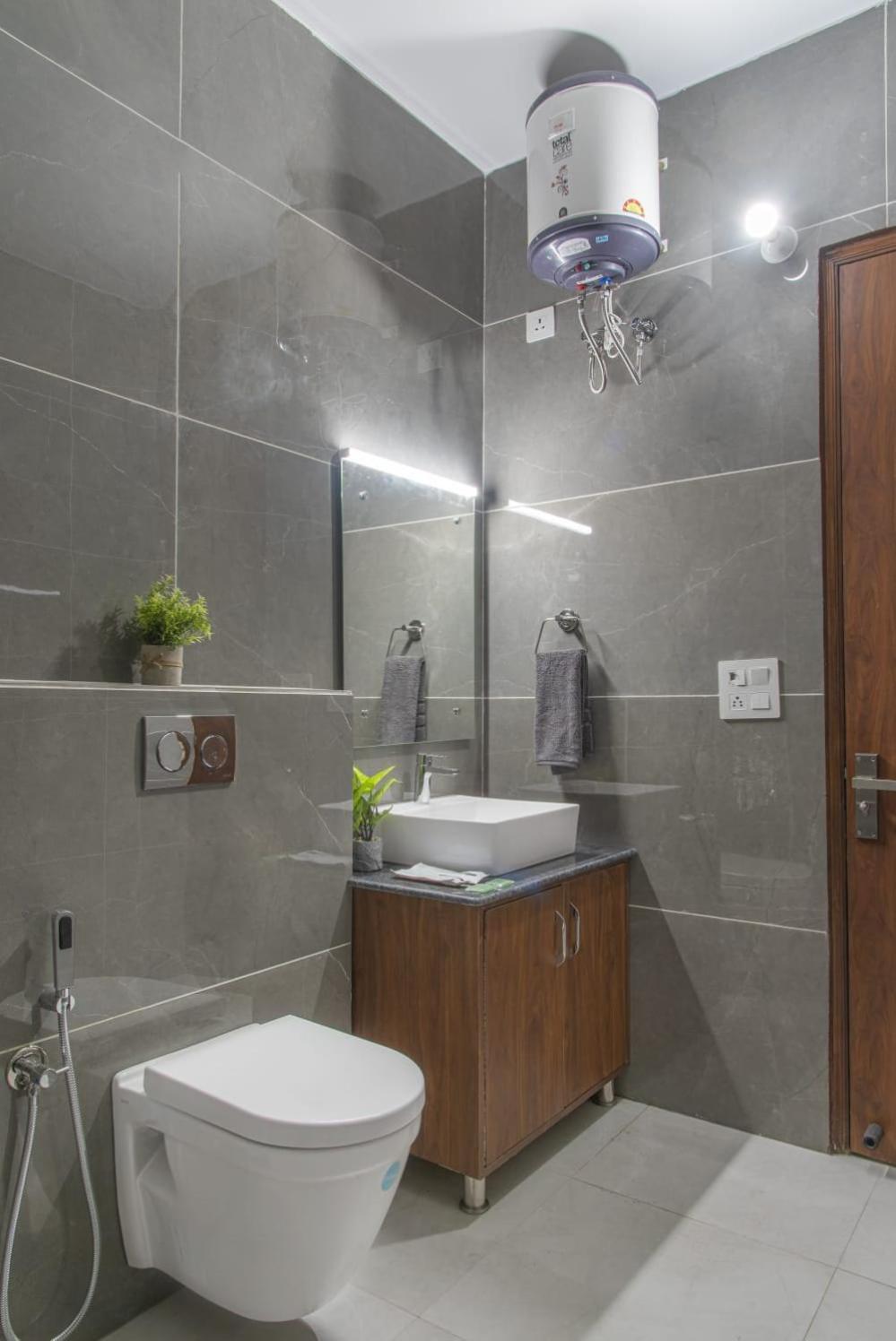 Host Jatin Mountain Crest Kasauli 7Oi827O7O3 Apartment Bagian luar foto